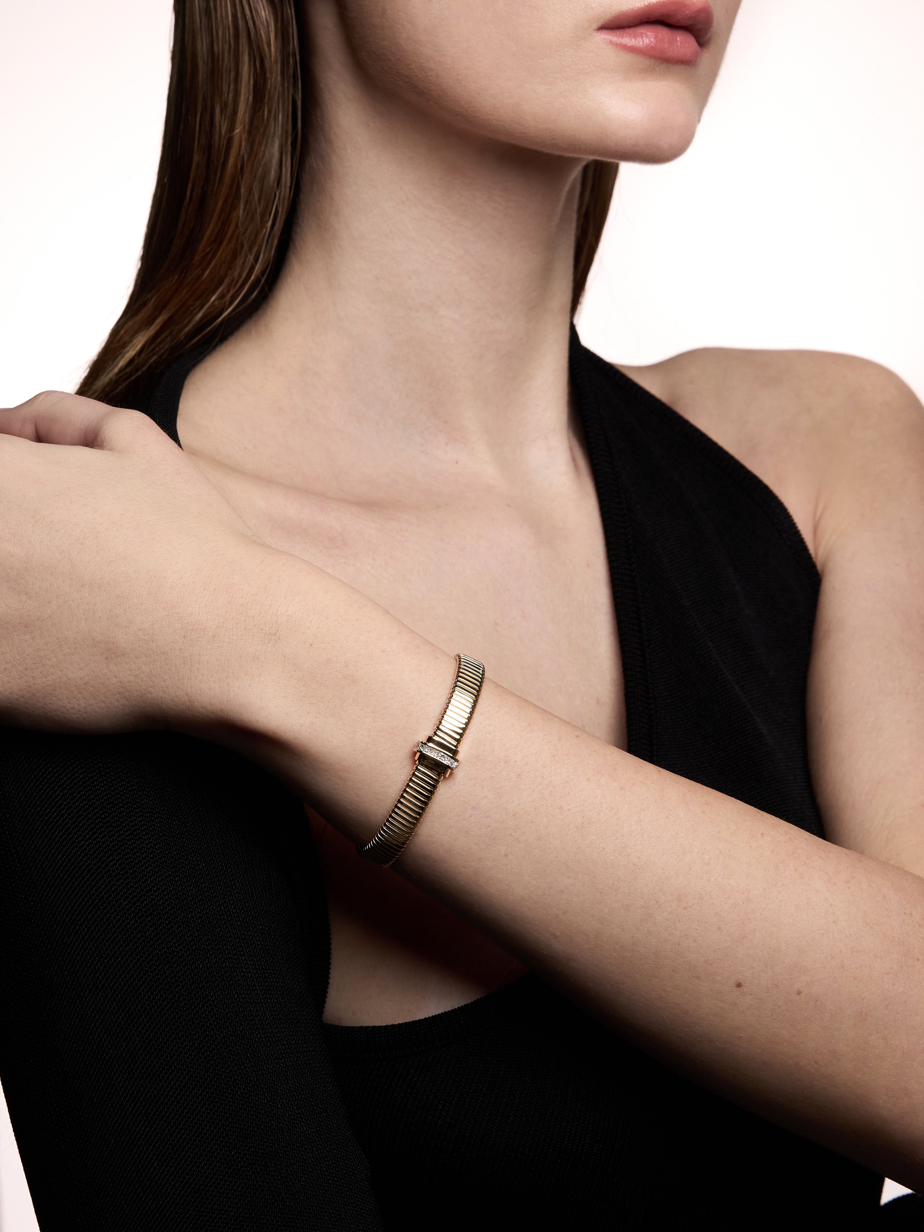 Raisina Diamond Tubogas Bracelet