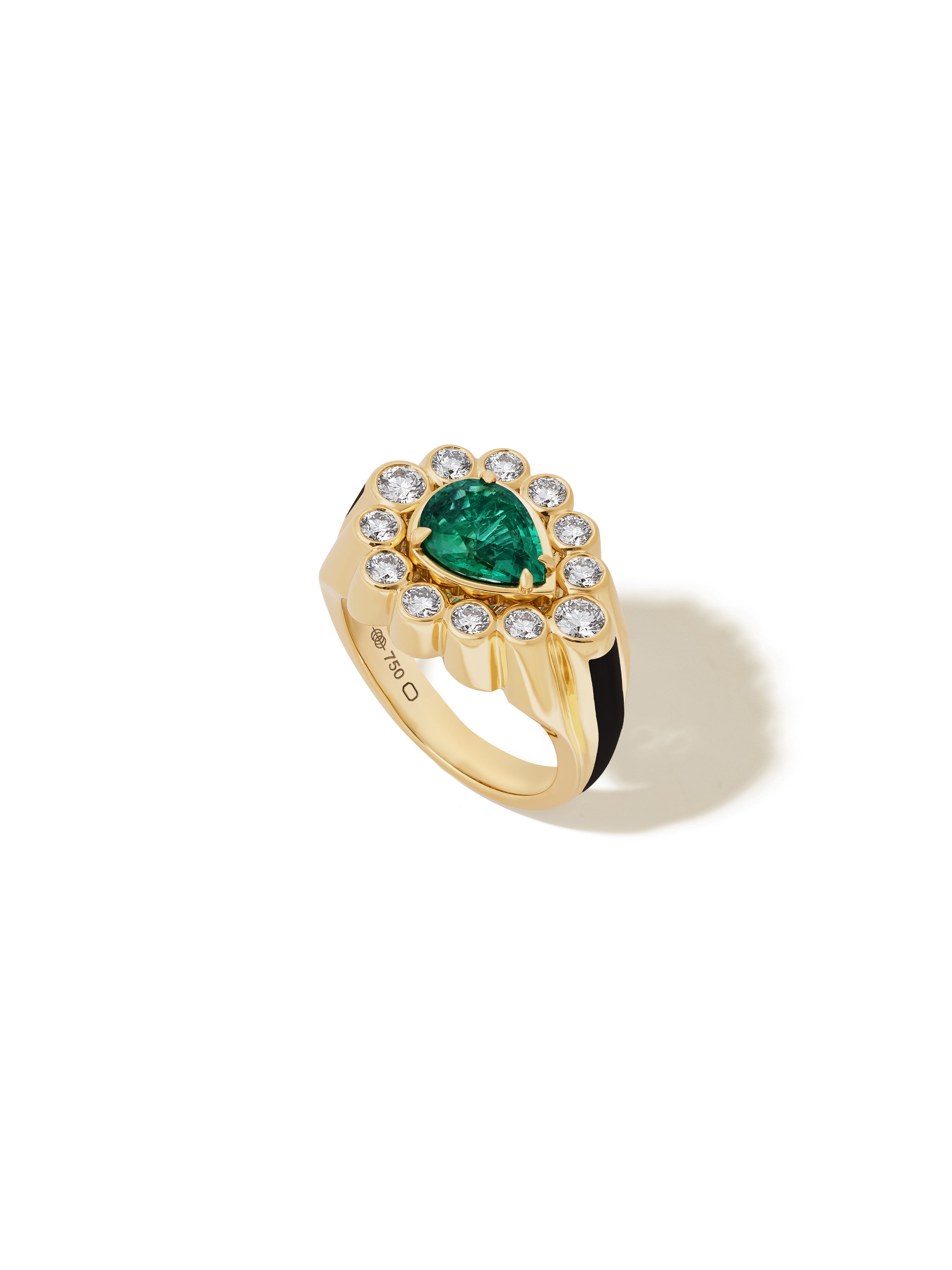 Sanssouci Bloom Emerald Ring in 18K yellow gold with a centre emerald and diamonds, State Property Gardens collection