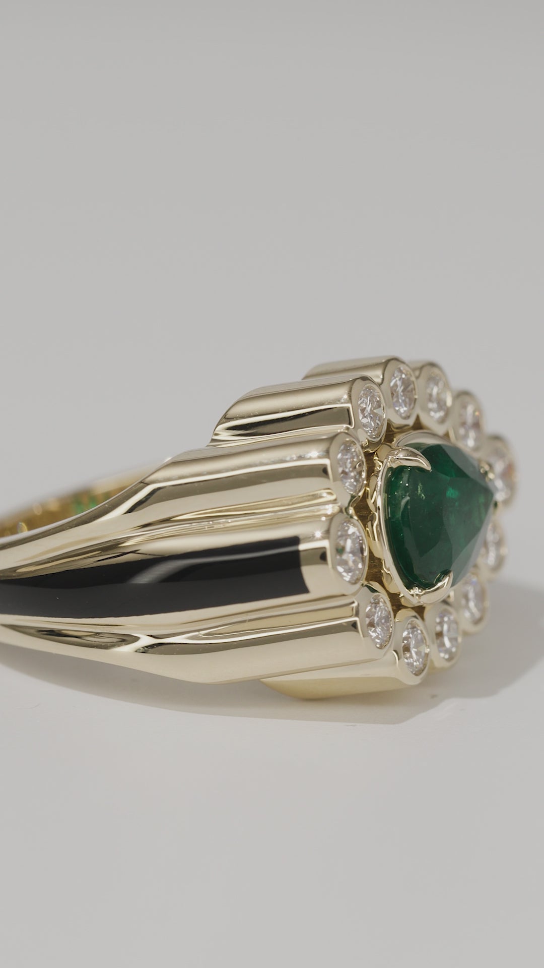 Load video: Sanssouci Bloom Emerald Ring
