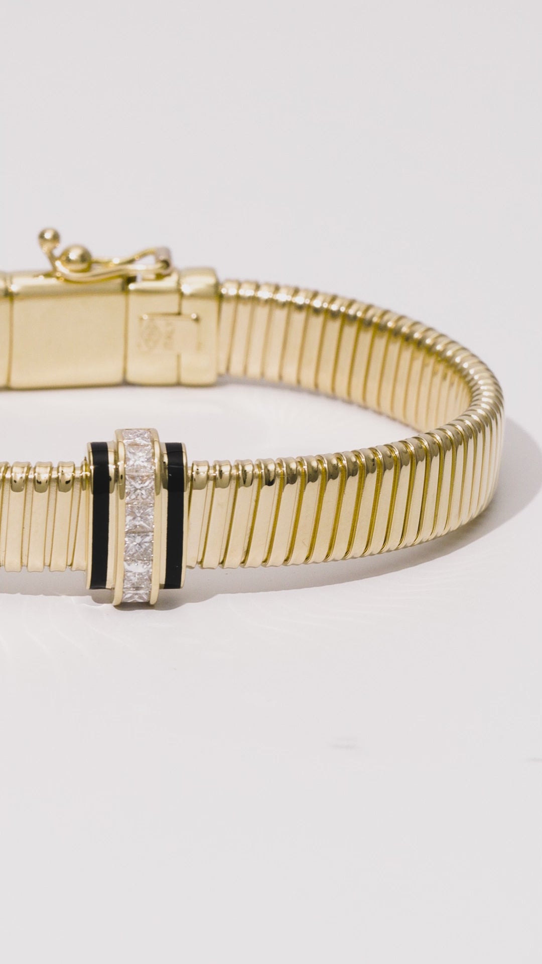 Load video: Raisina Jet Black Tubogas Bracelet