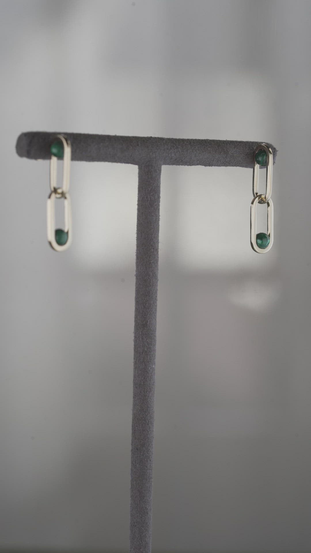 Load video: Inversion Pearl Earrings