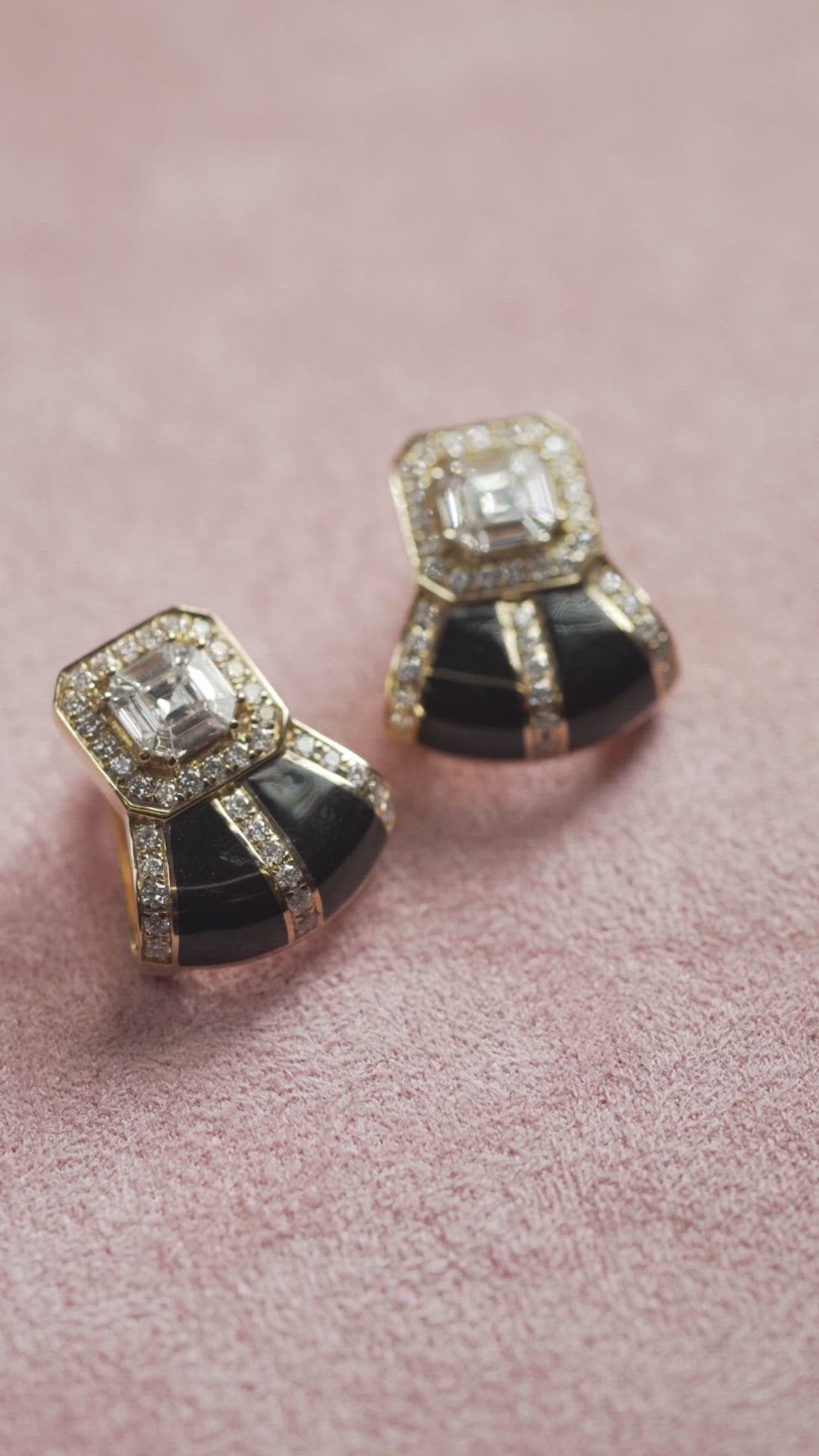 Load video: Tinné Bone White Earrings