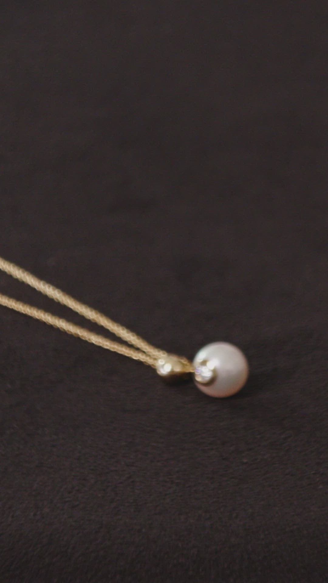 Load video: Nemara Pearl Pendant