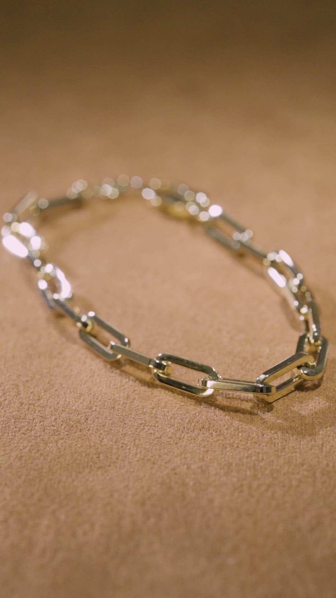Load video: Dupin Minor Bracelet