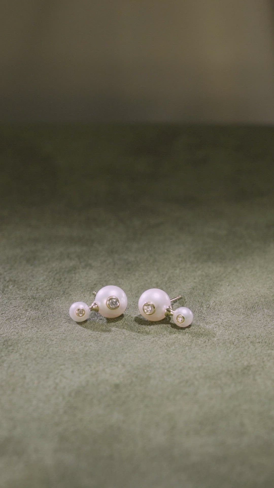 Load video: Nemara Pearl Earrings